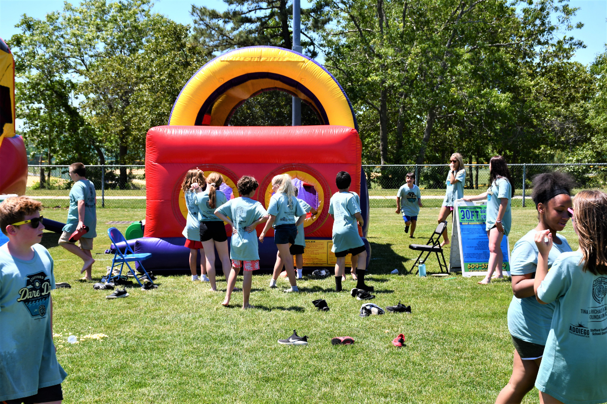 How to Host a Field Day That Kids (and Teachers) Will Love - Party ...